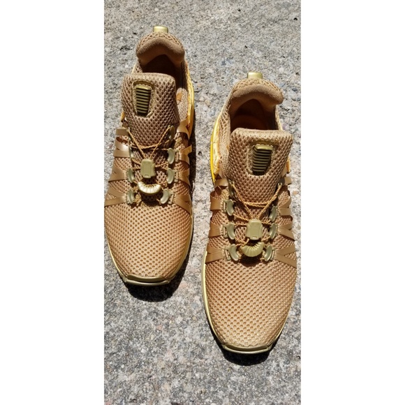WMNS Nike Shox Gravity Metallic Gold - Picture 2 of 6